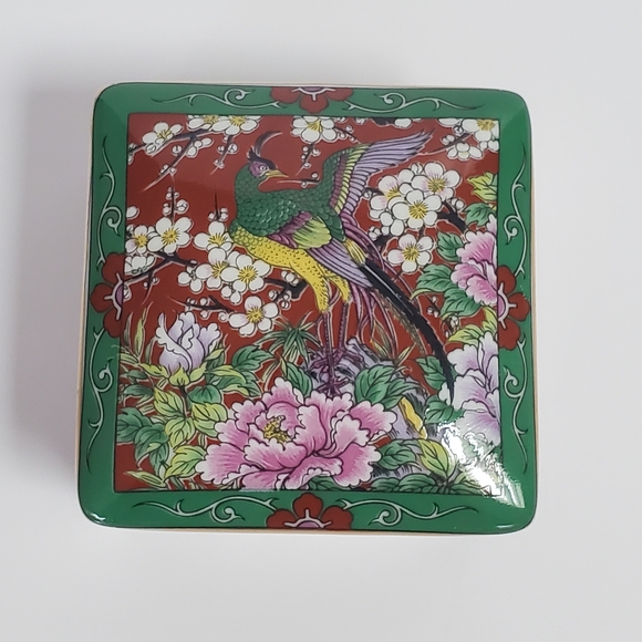 Ornately Decorated Bird of Paradise Porcelain Trinket Box Made in Japan Vintage - Picture 3 of 8